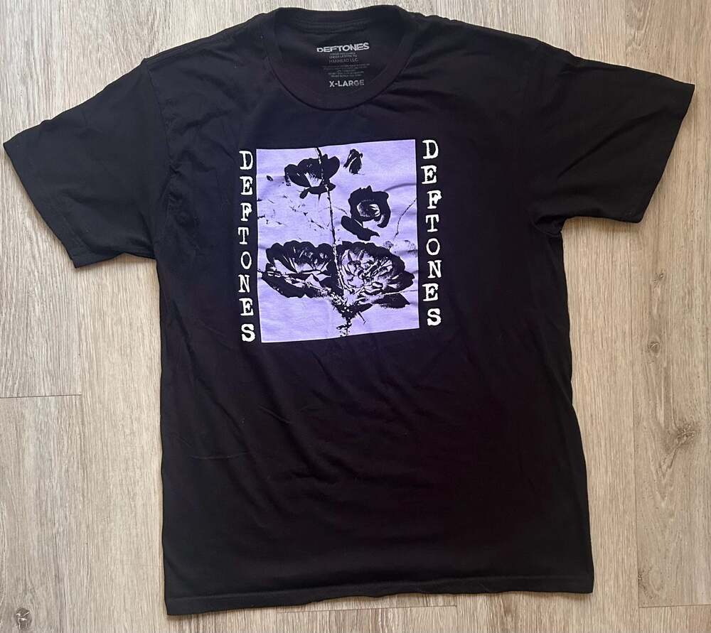 Deftones Black and Lavender Flowers Band Graphic T-Shirt XL